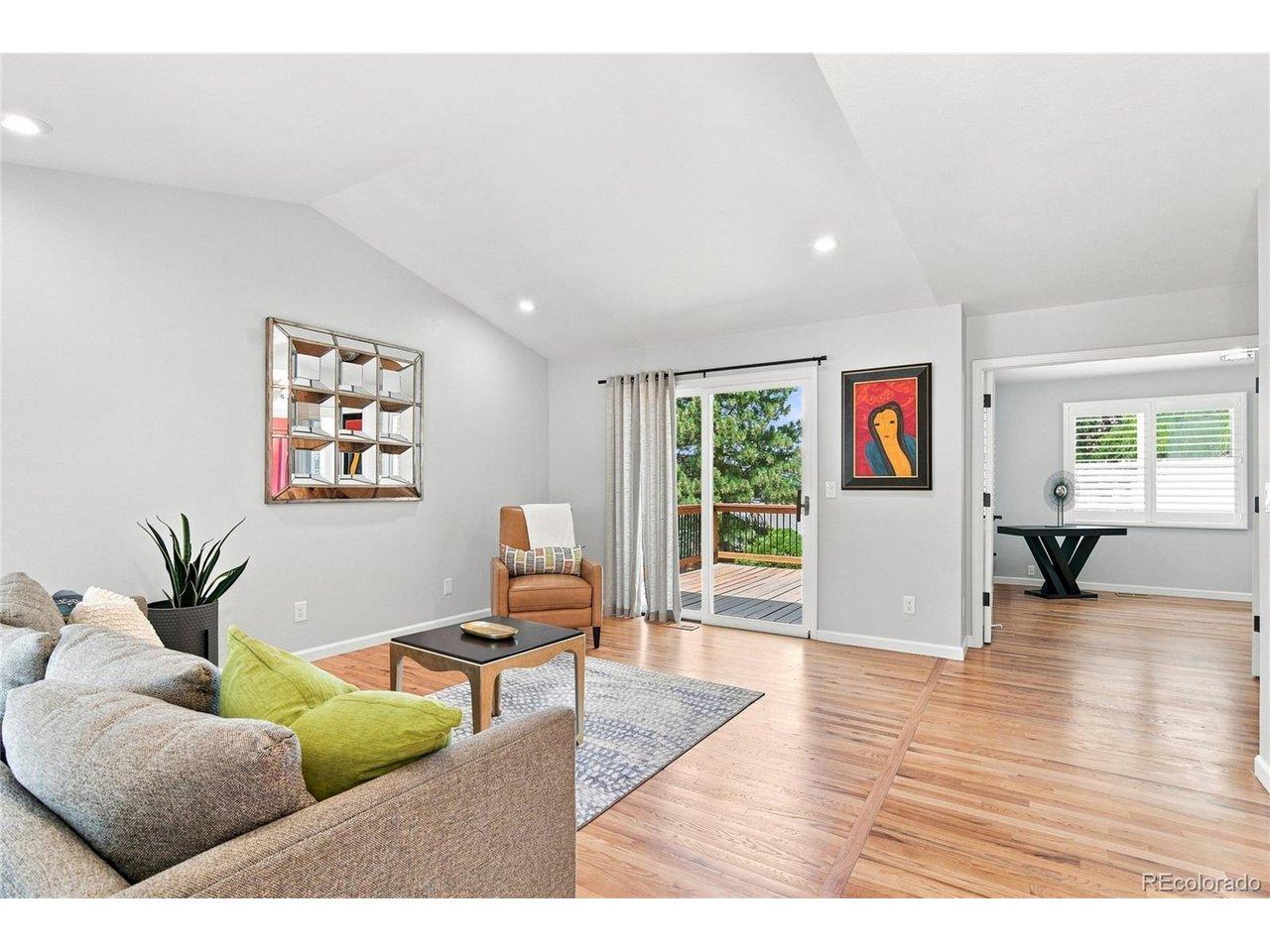 Image 4: Living room Image 4: Living room