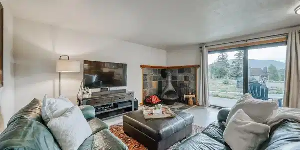 365 Salt Lick Cir