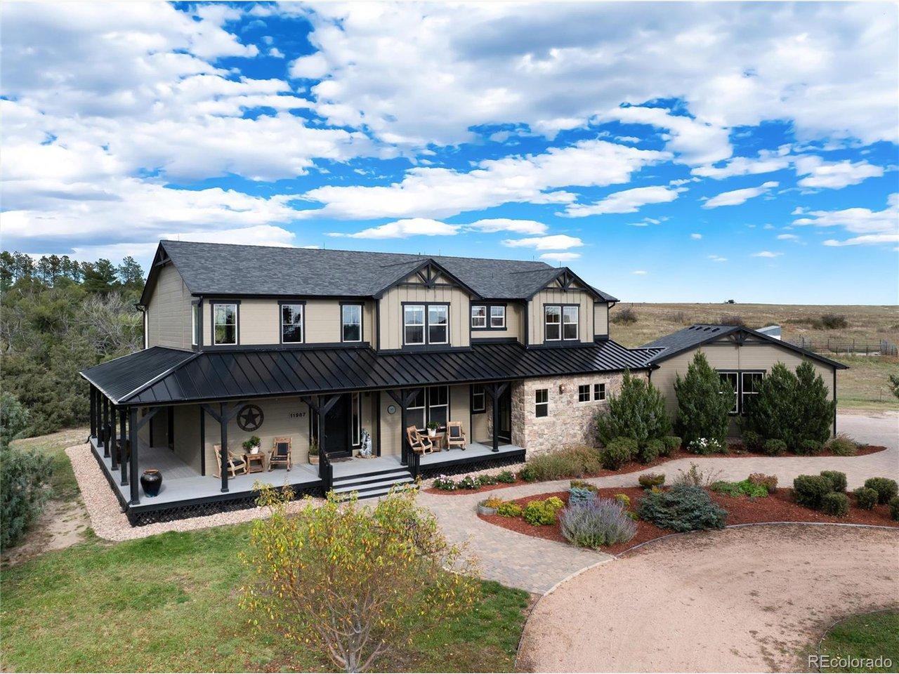 Image 2: 6 bedroom 3 1/2 bath custom home Image 2: 6 bedroom 3 1/2 bath custom home
