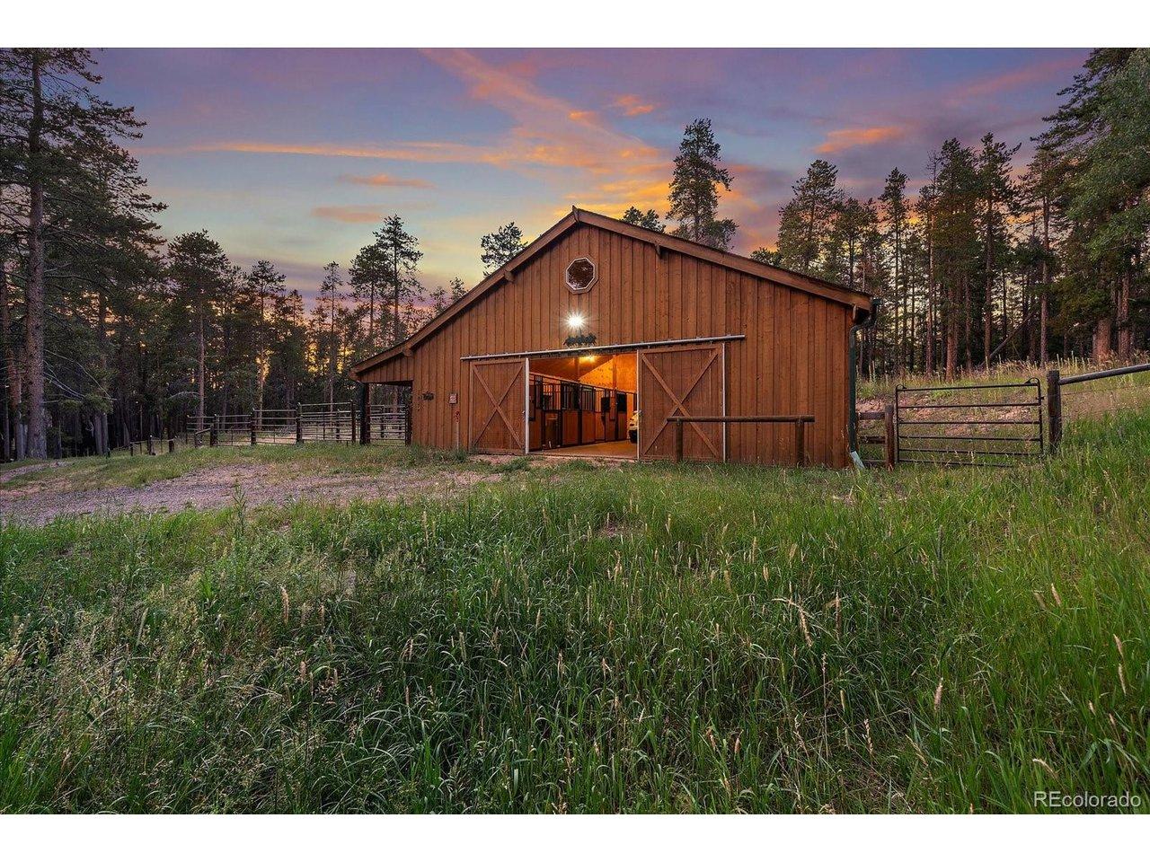 Image 3: 3 stall Horse Barn, Tack room, heated Wash bay Image 3: 3 stall Horse Barn, Tack room, heated Wash bay
