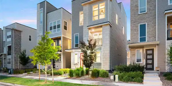 12261 Farmview