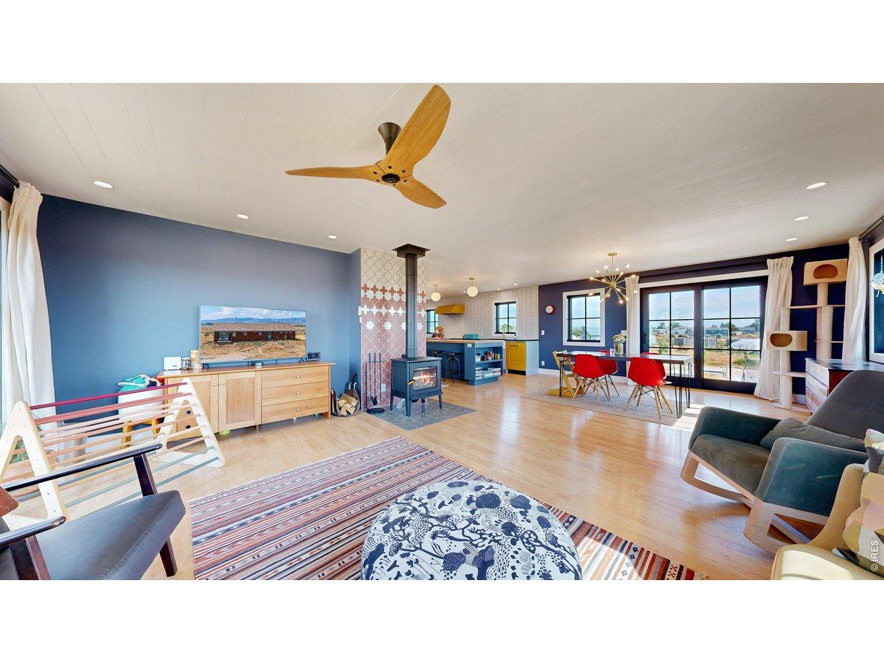 Image 3: Wood laminate floors Image 3: Wood laminate floors