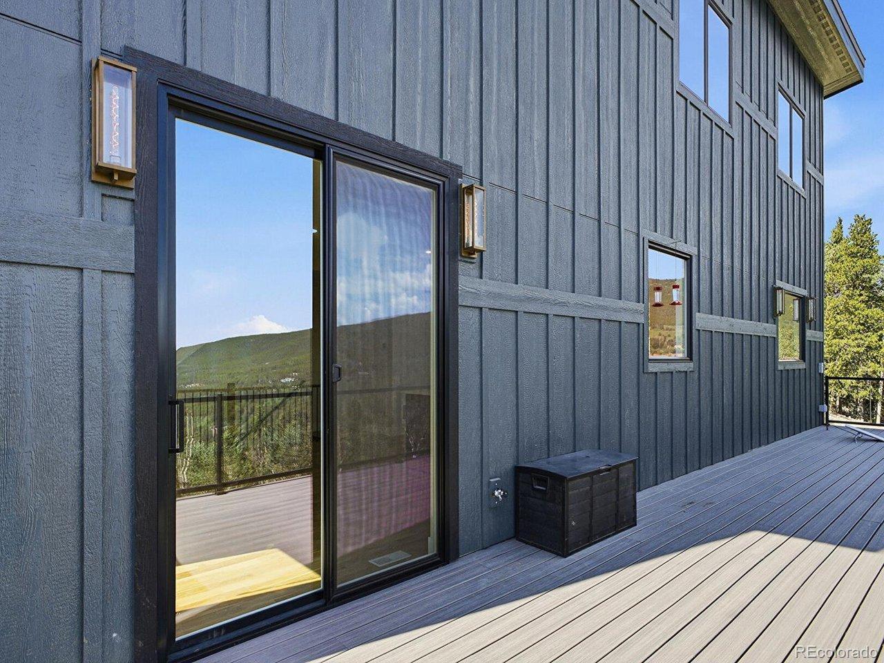 Image 4: Deck Image 4: Deck