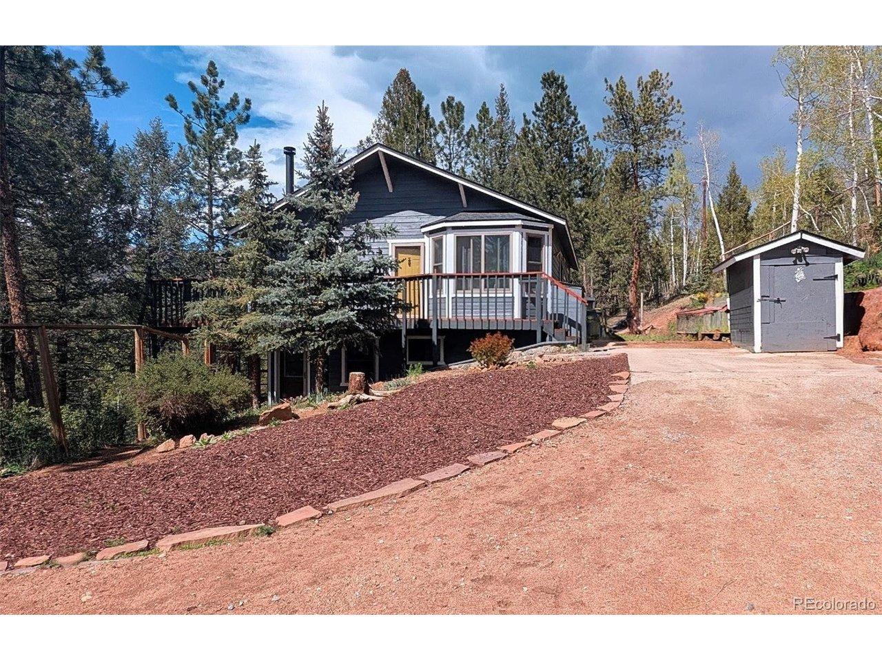 Image 1: Darling curb appeal and freshly painted exterior and deck Image 1: Darling curb appeal and freshly painted exterior and deck