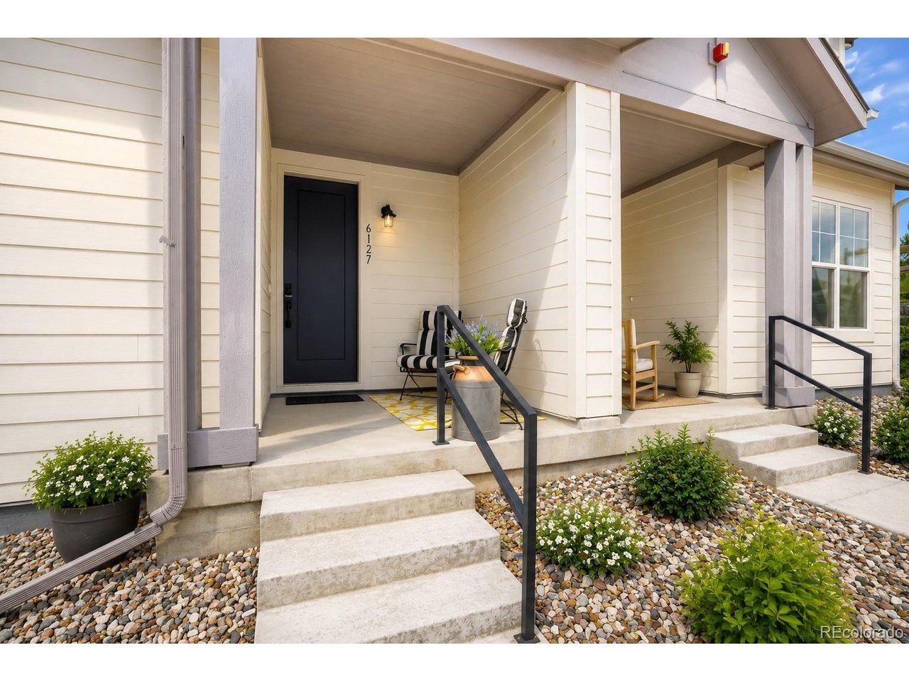 Image 3: Inviting front porch
