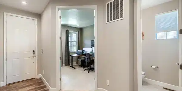Image 3: 04 Foyer.jpg Image 3: 04 Foyer.jpg