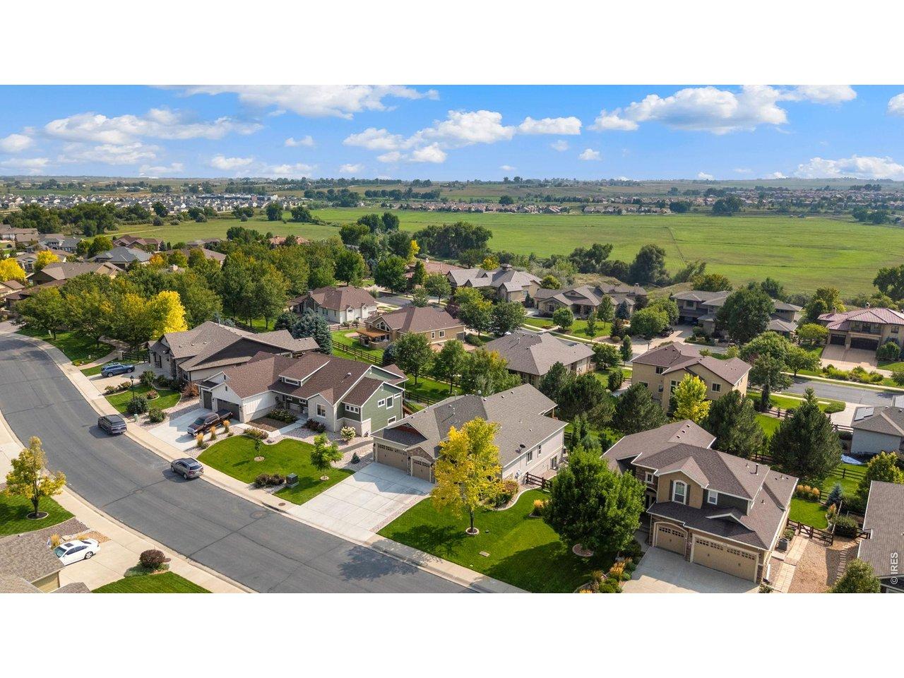 Image 3: Desirable Thompson Crossing Neighborhood Image 3: Desirable Thompson Crossing Neighborhood