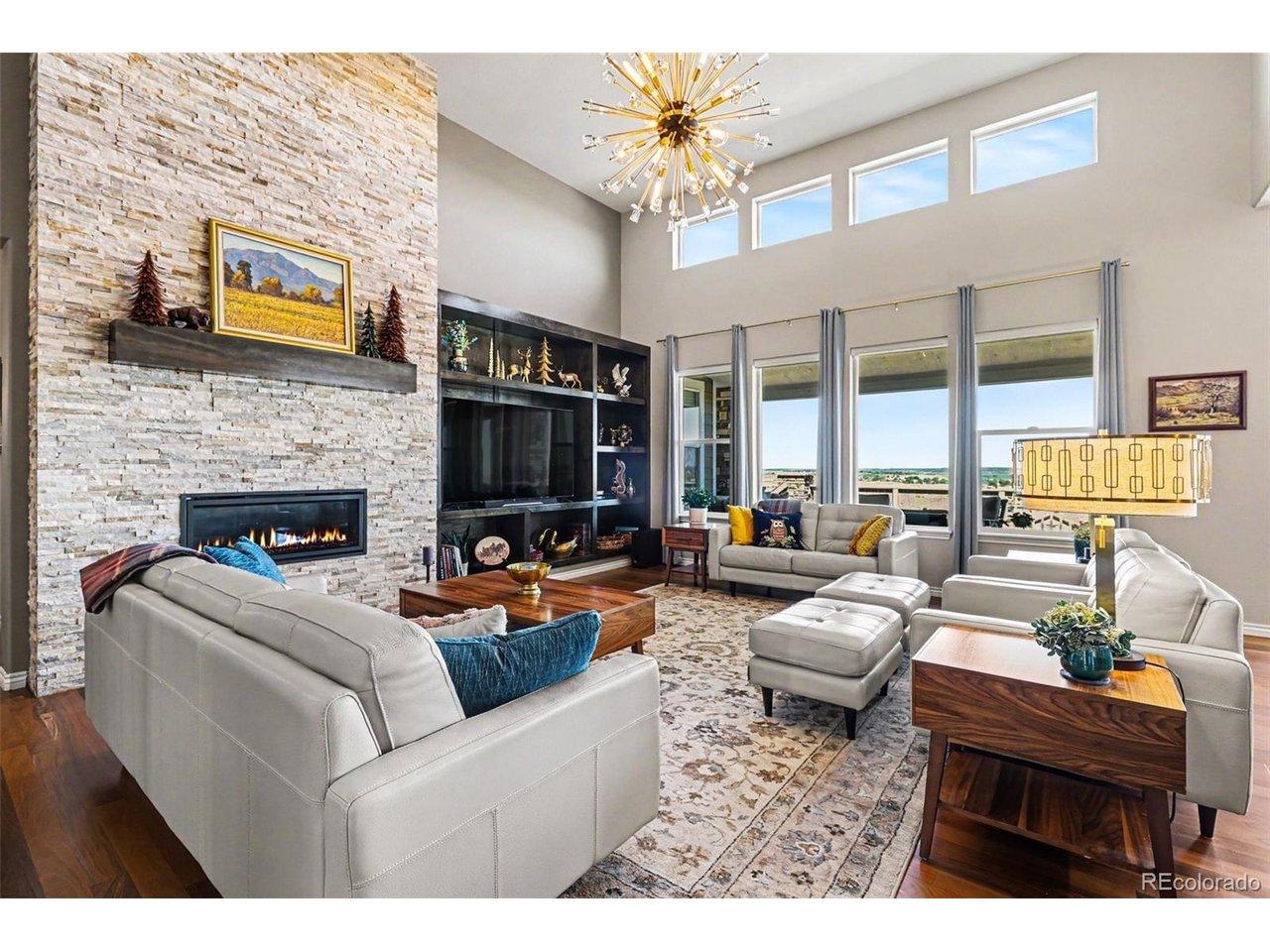 Image 4: Living Room Image 4: Living Room