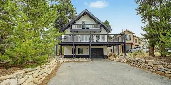 821 Ferret Ln