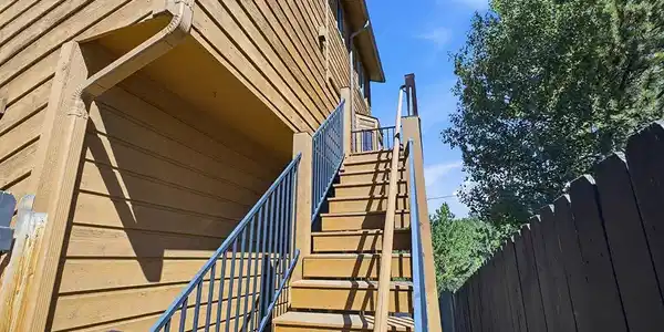 Image 3: Stairs