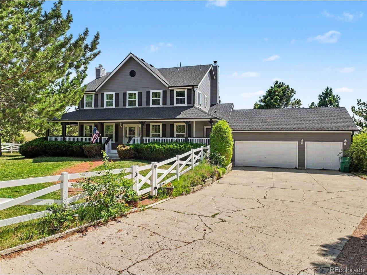 Image 2: A long driveway meanders to your 3-car garage Image 2: A long driveway meanders to your 3-car garage