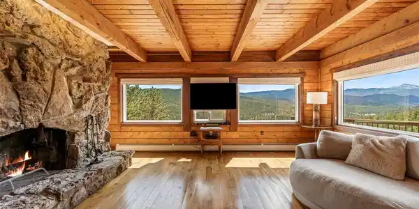 Image 4: view of living room (with mountain vistas) Image 4: view of living room (with mountain vistas)