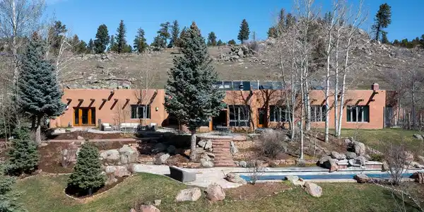 136 Old Post Office Rd