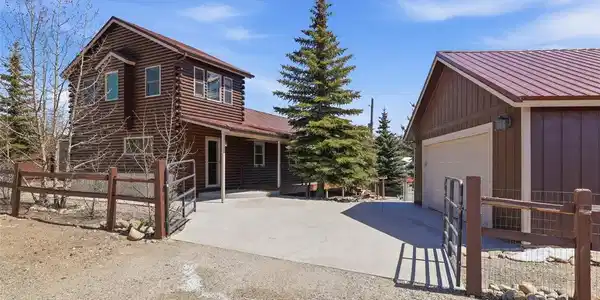 10 Marshal Duggan Dr