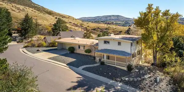 215 Lookout View Ct