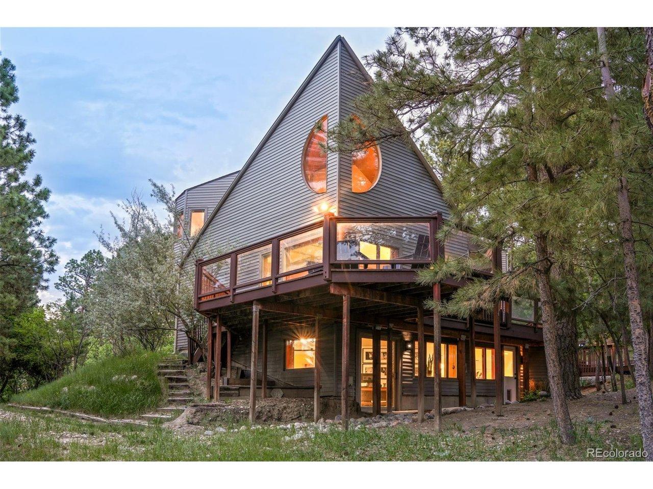 Image 1: Custom built 1979 mid-century modern home -- an architectural rarity nestled among the pines Image 1: Custom built 1979 mid-century modern home -- an architectural rarity nestled among the pines