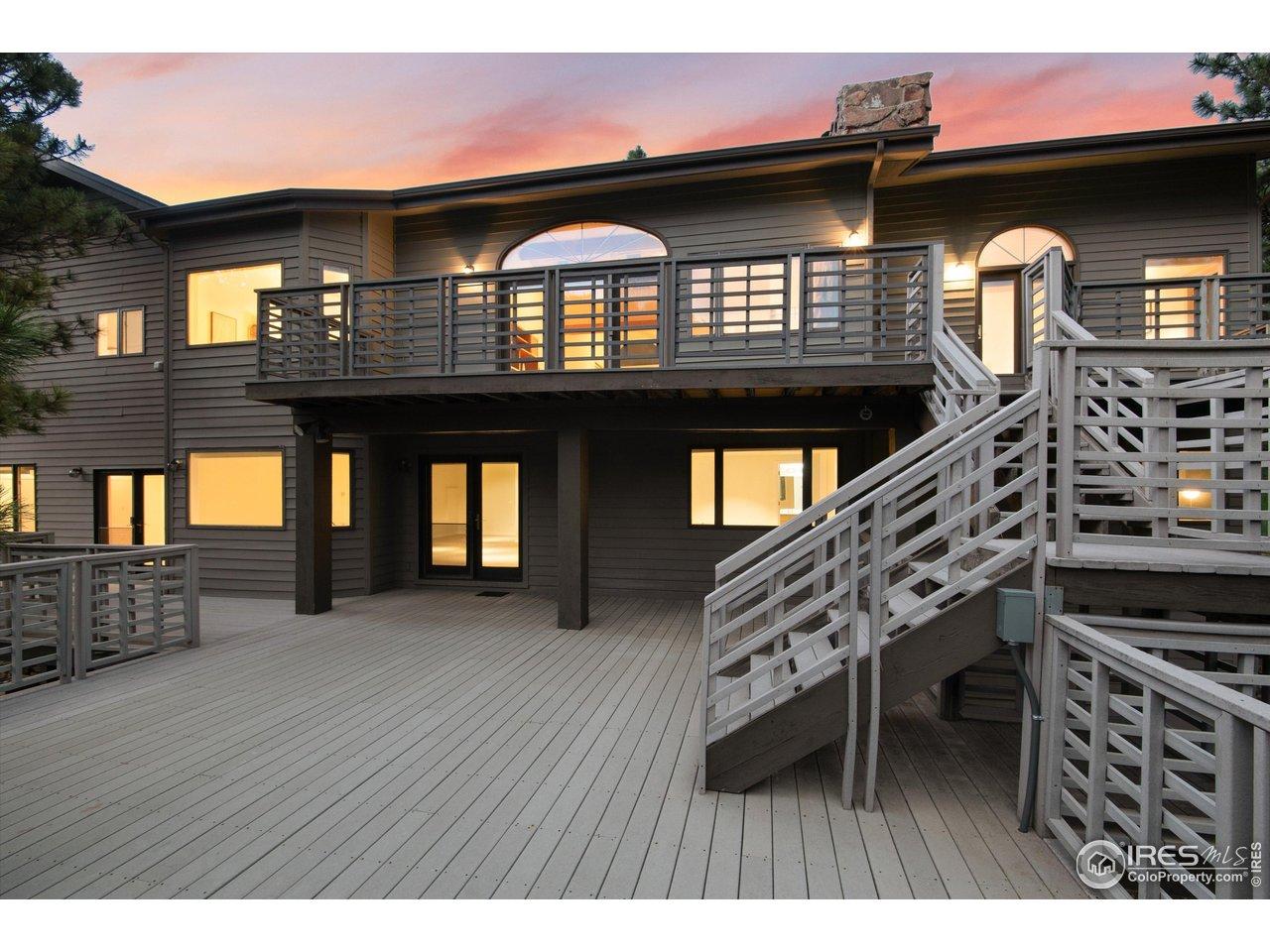 Image 3: Expansive Deck Image 3: Expansive Deck