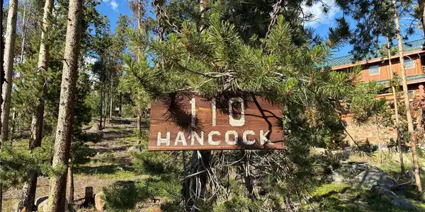 110 Hancock St