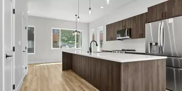 Image 2: Main Chef's Kitchen