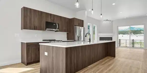 Image 3: Main Chef's Kitchen