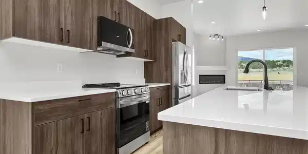 Image 4: Main chef's kitchen