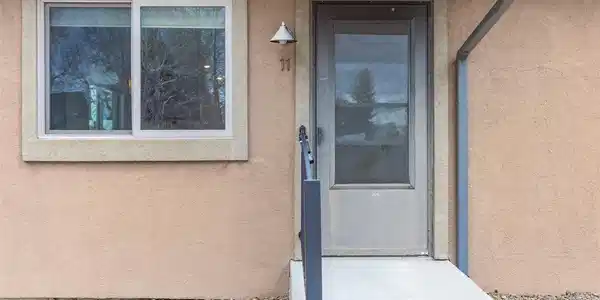 Image 2: Entrance Image 2: Entrance