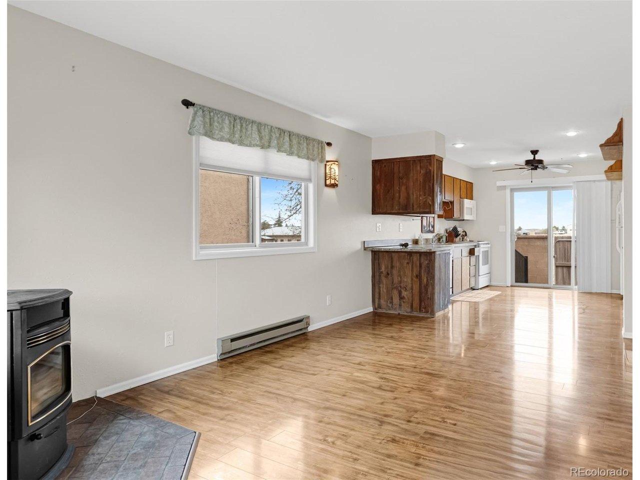 Image 3: living room Image 3: living room
