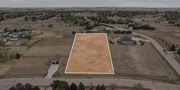Image 2: Premier 2.10-acre estate homesite offering the perfect setting for your custom Colorado home.