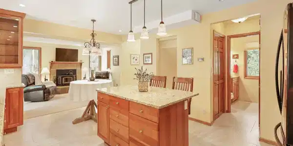 Image 4: 10 Kitchen.jpg Image 4: 10 Kitchen.jpg