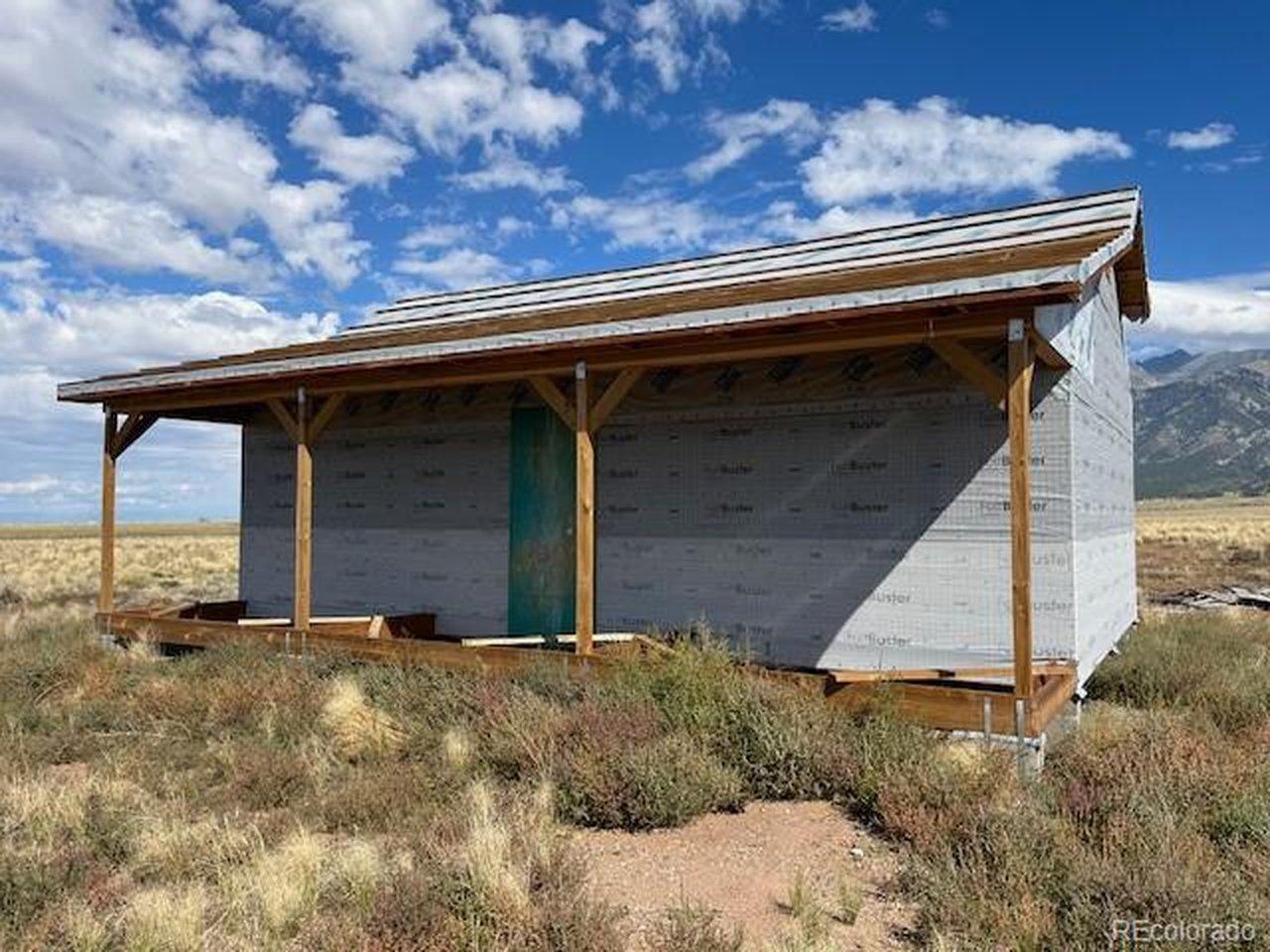 Image 4: Front of the building. Image 4: Front of the building.