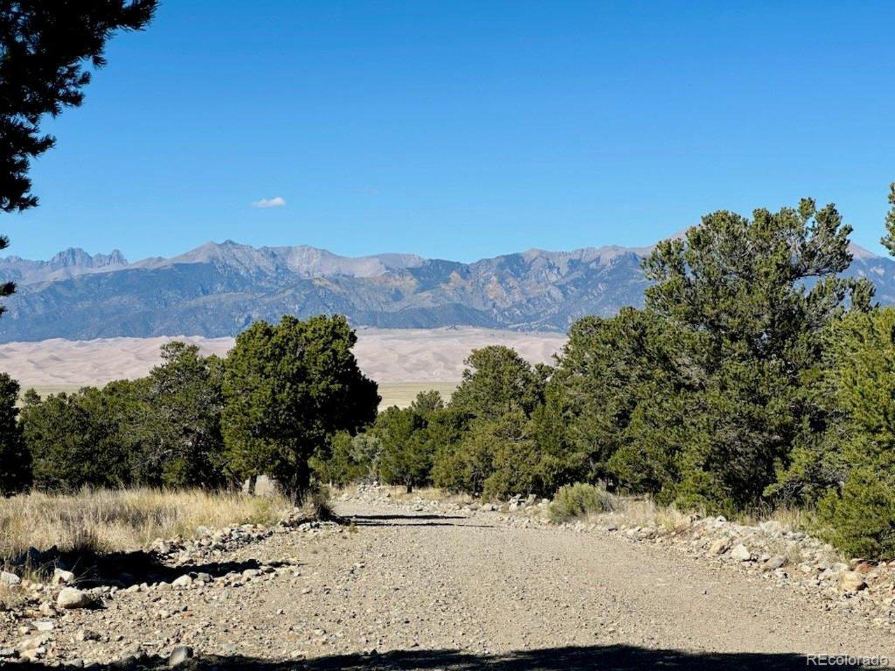 Image 3: The Great National Sand Dunes Park views looking north. Image 3: The Great National Sand Dunes Park views looking north.