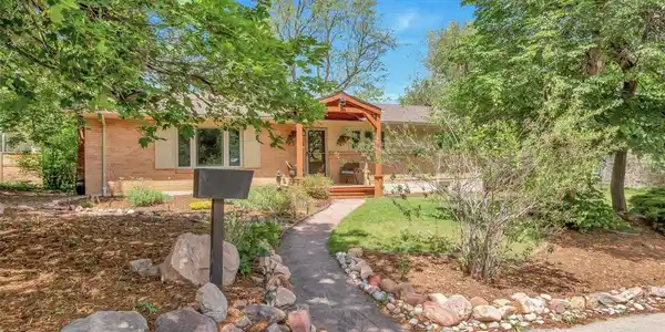 1635 Mariposa Ave