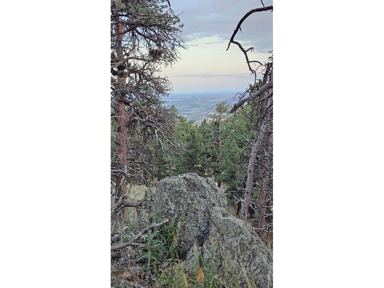 Image 4: Beautiful Rock Outcroppings and pine trees everywhere Image 4: Beautiful Rock Outcroppings and pine trees everywhere