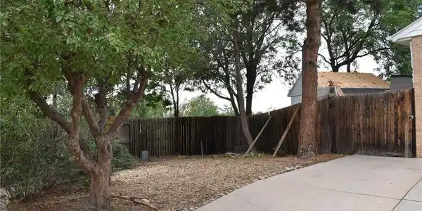 Image 2: Front/Side Yard