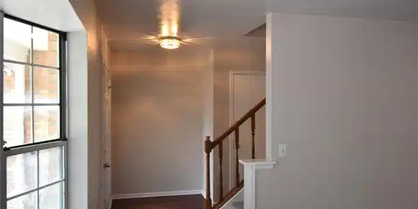 Image 4: Front Entry