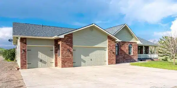 Image 4: Ranch style home with 3 car garage Image 4: Ranch style home with 3 car garage