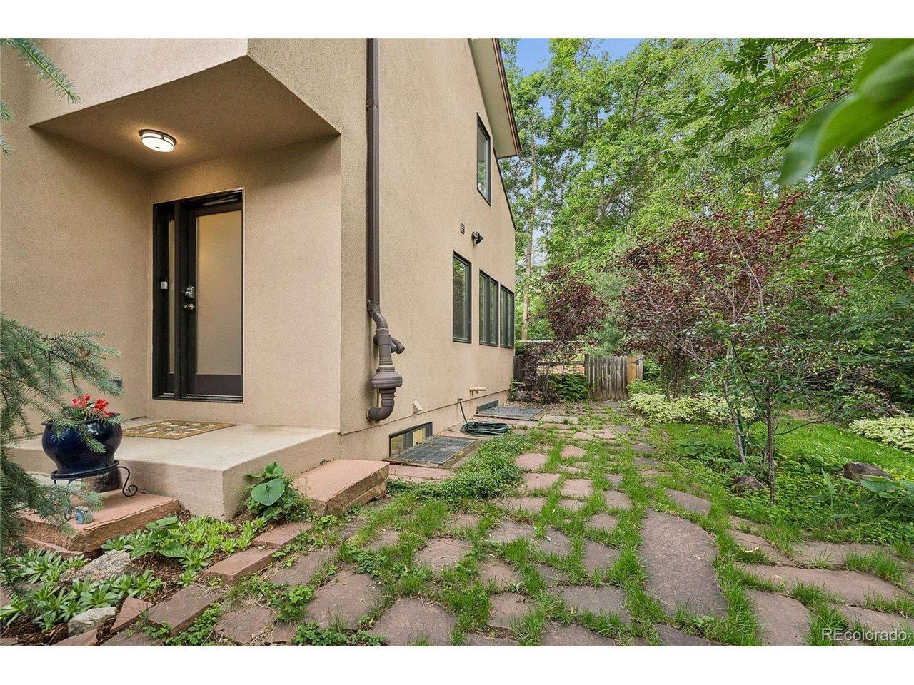 Image 1: Front Side Yard