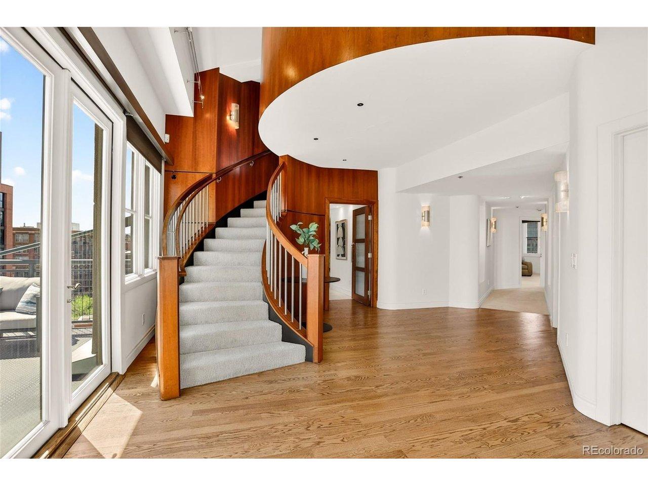 Image 3: Entrance Foyer Image 3: Entrance Foyer