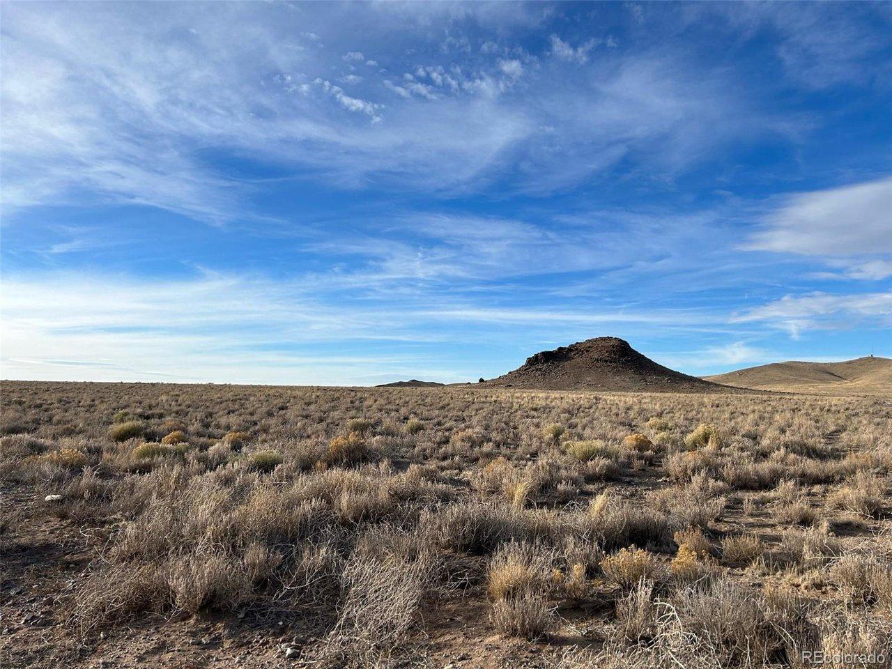 Image 4: A northwest view of the land shows its creative potential. Image 4: A northwest view of the land shows its creative potential.