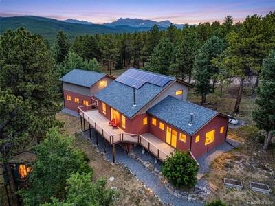 84 Albert Dr