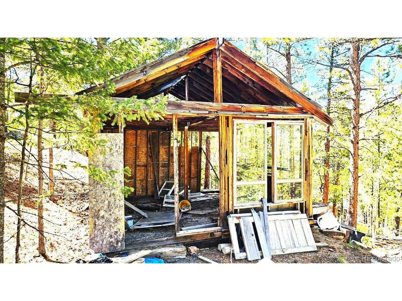 Image 4: Structure on property included in sale Image 4: Structure on property included in sale