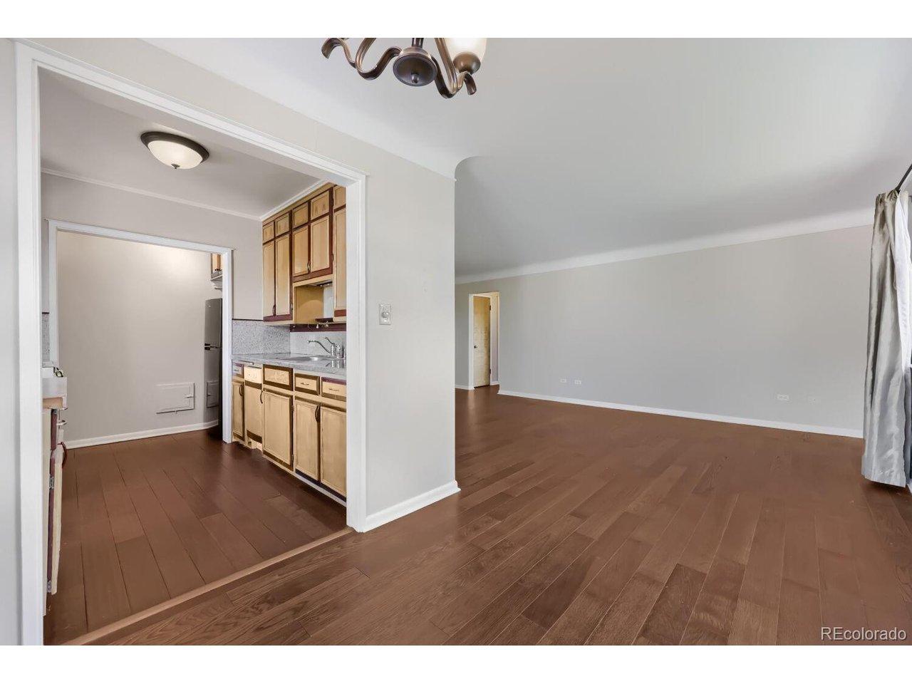Image 4: Dining room looking towards kitchen. Image 4: Dining room looking towards kitchen.