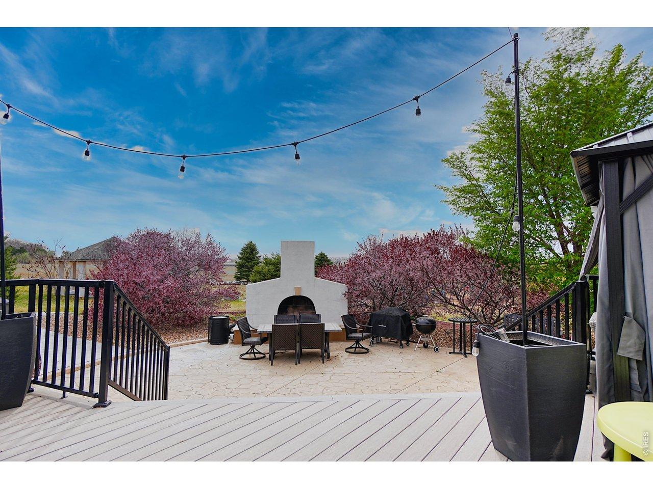 Image 3: Outdoor patio fireplace Image 3: Outdoor patio fireplace
