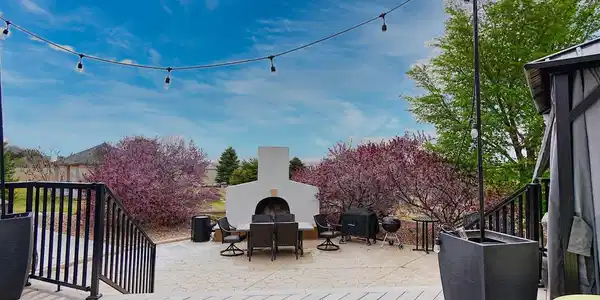 Image 3: Outdoor patio fireplace Image 3: Outdoor patio fireplace