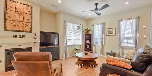 Image 4: Living room Image 4: Living room