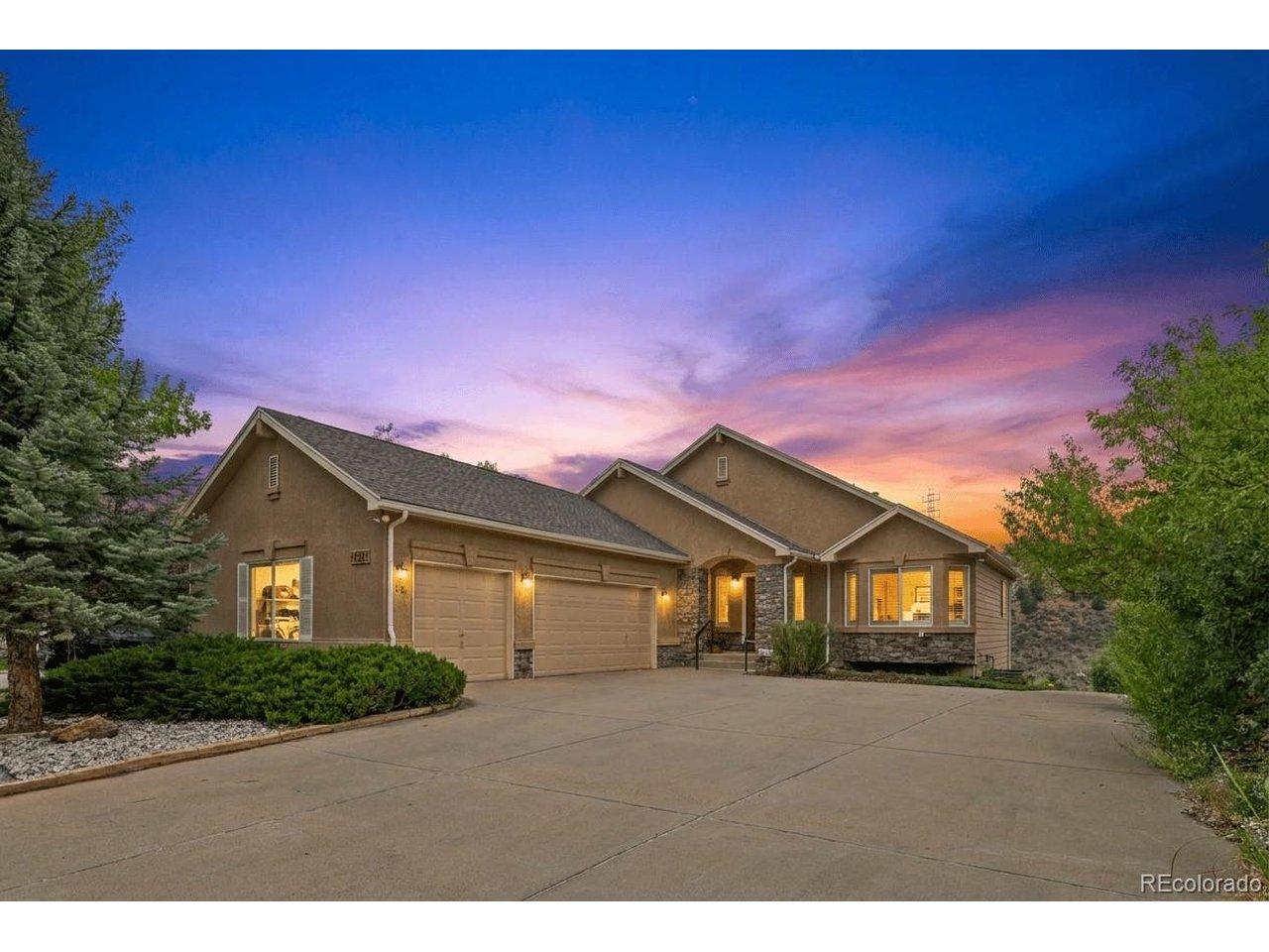 Image 2: Fantastic Location, Main Level Living Floor plan, 3 car garage, low maintenance yard and Amazing Privacy and views!