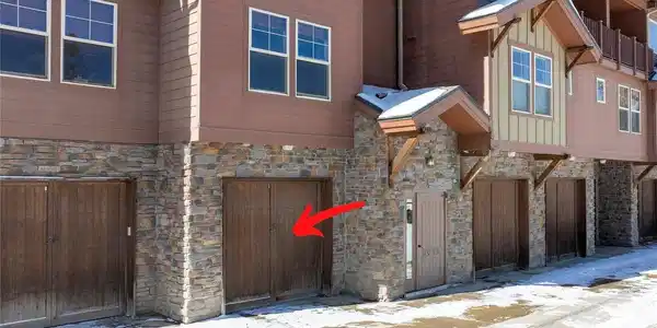 Image 3: 2-car tandem garage