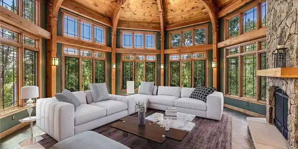 Image 4: Living Room