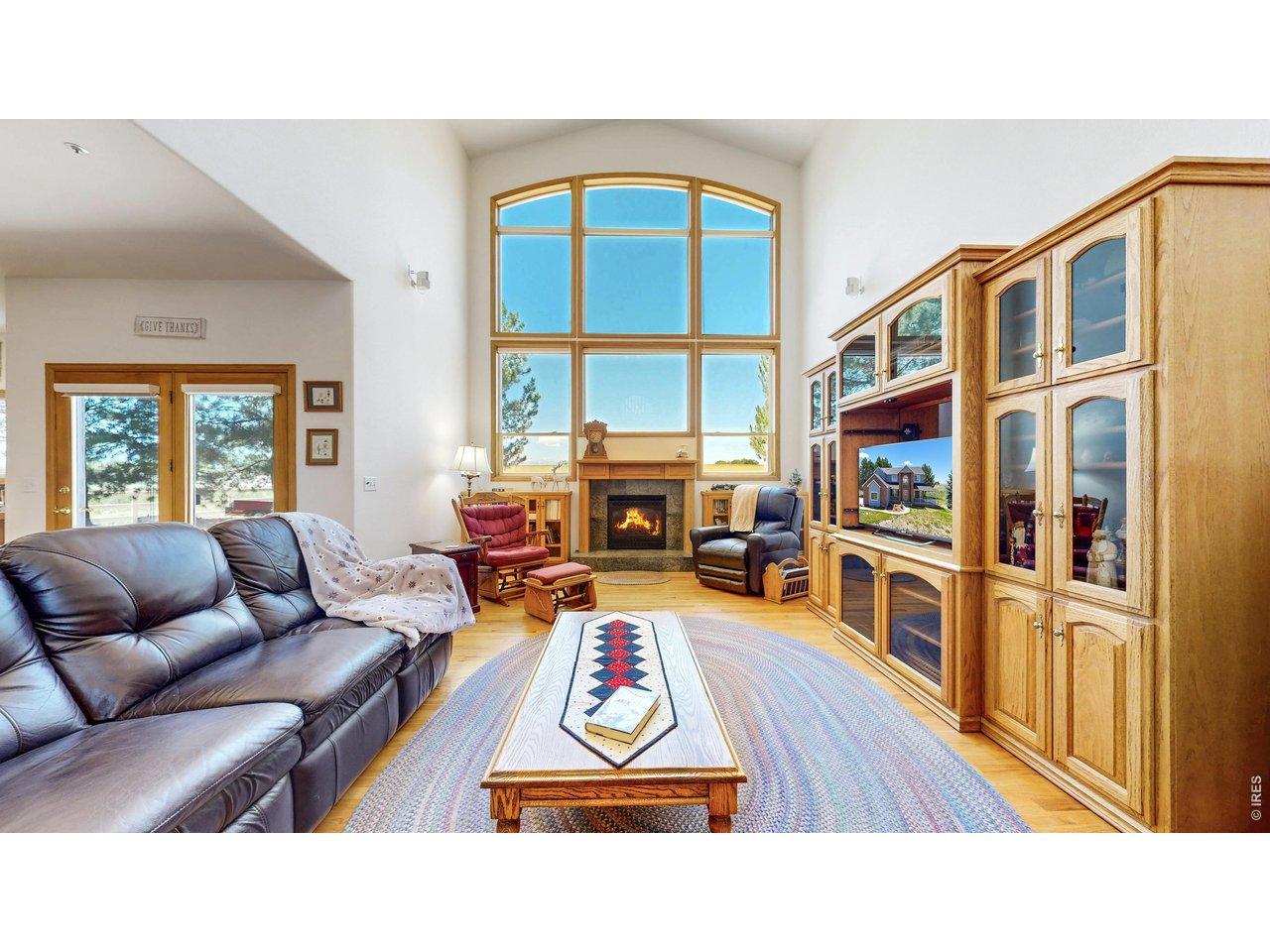 Image 4: Living Room Image 4: Living Room