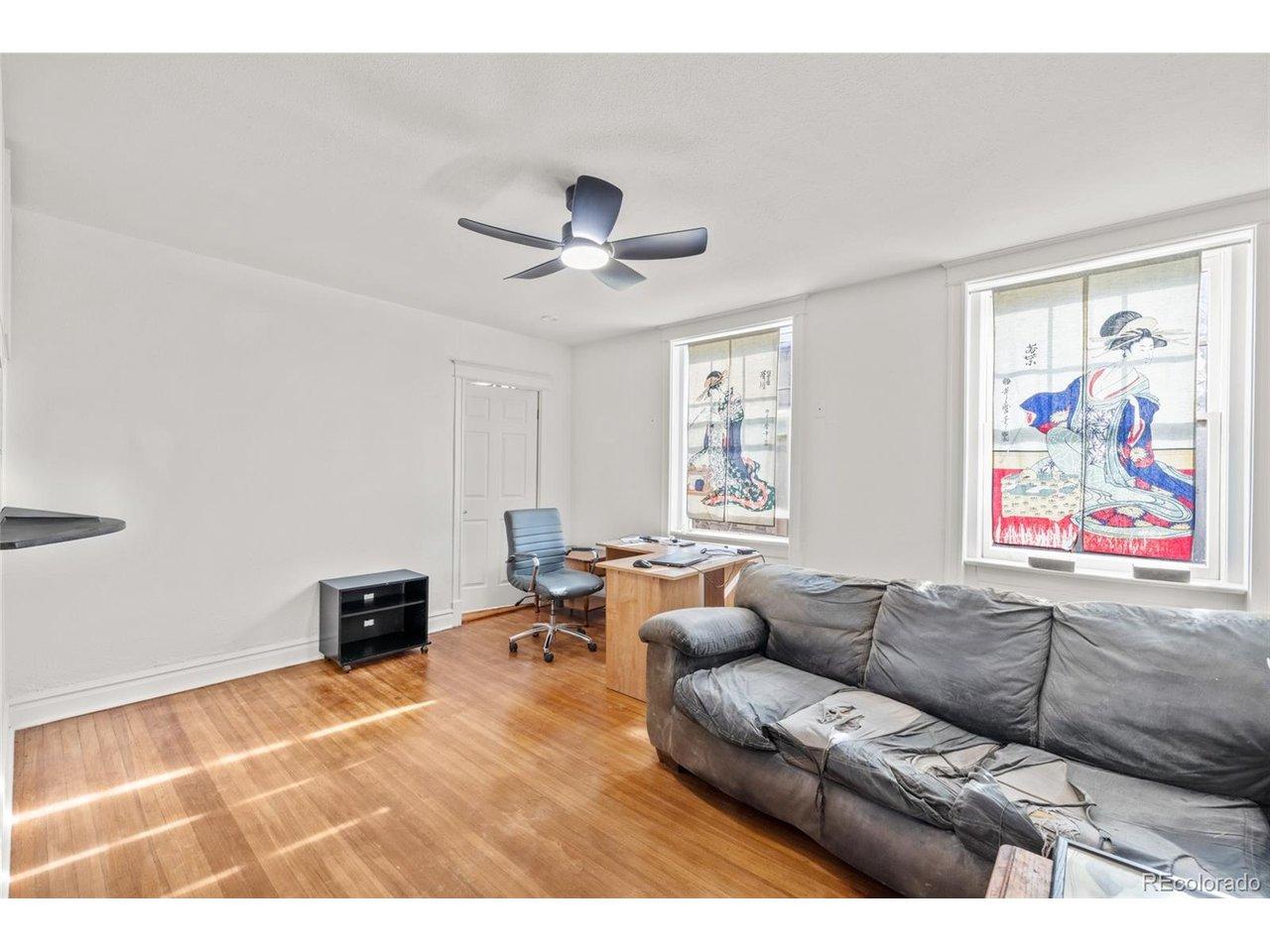 Image 4: Living Room Image 4: Living Room